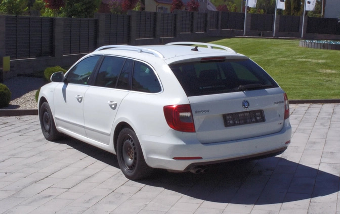Skoda Superb cena 53000 przebieg: 225000, rok produkcji 2015 z Zabłudów małe 16